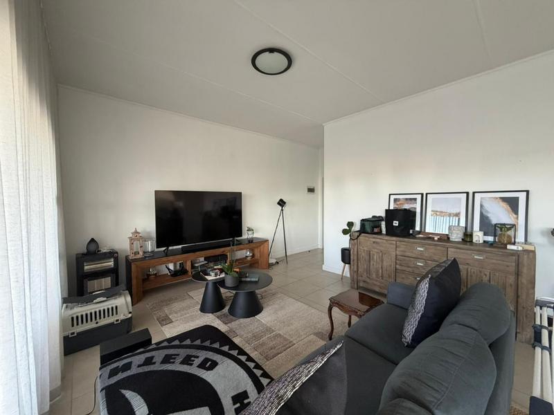 To Let 2 Bedroom Property for Rent in Croydon Western Cape